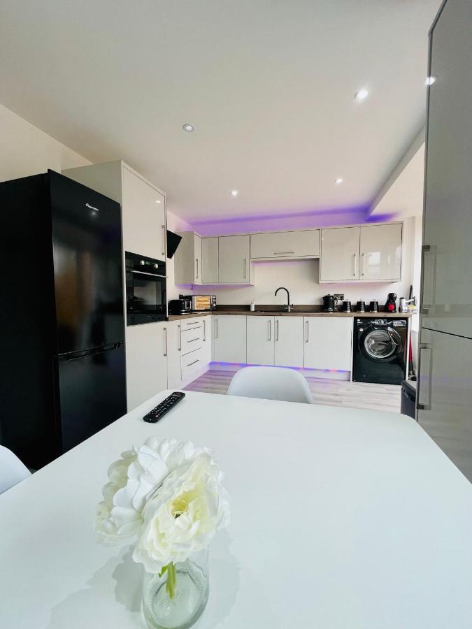 Brand New Modern 3 Bedroom Home Blackpool Ngoại thất bức ảnh